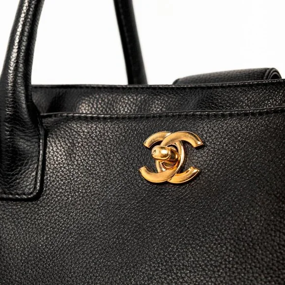 Chanel Cerf Executive Black Leather CC Tote Bag - Picture 9 of 13